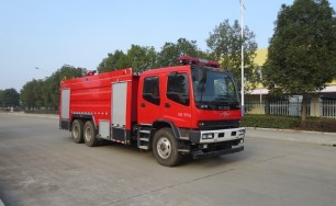 五十鈴泡沫消防車（11噸）