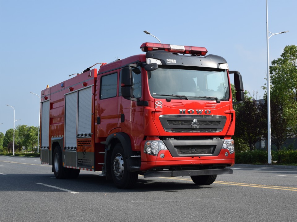 豪沃單橋干粉泡沫聯用消防車(7噸)圖片